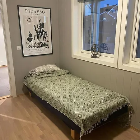 Hotel Hel Moderne Enebolig Med Utsikt